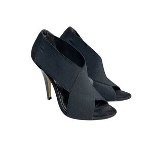 Steve Madden Luxe (L-Biz) fabric upper leather sole heels. In black open toe 6.5